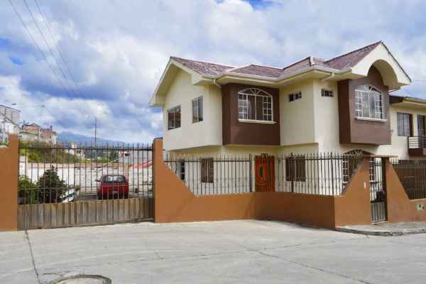 CASA GRANDE DE VENTA EN CUENCA - SECTOR PATAMARCA